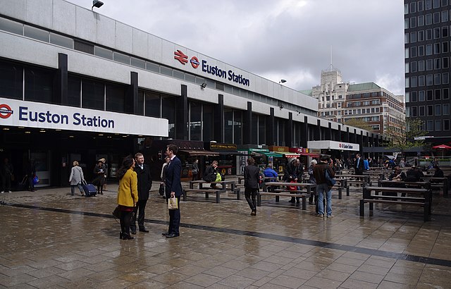 How to Find the Best Luggage Storage Near Euston Station